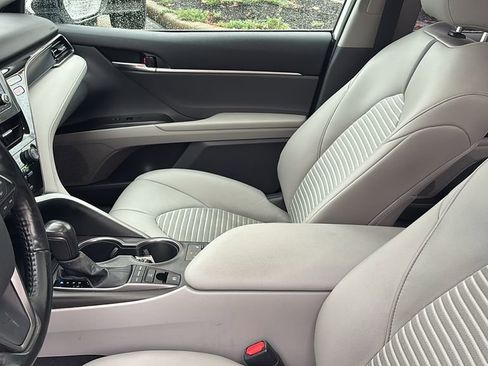 Used 2022 Toyota Camry SE image 24