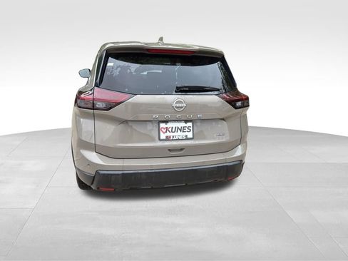 Used 2025 Nissan Rogue SV AWD/4WD image 9
