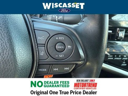 Used 2023 Toyota Camry SE image 12