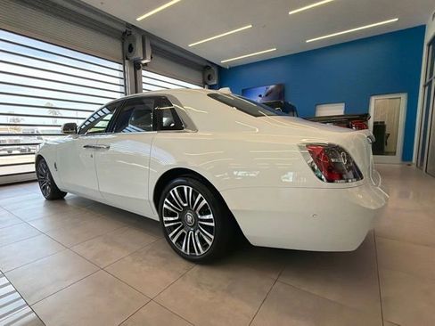 Used 2024 Rolls-Royce Ghost AWD/4WD image 15