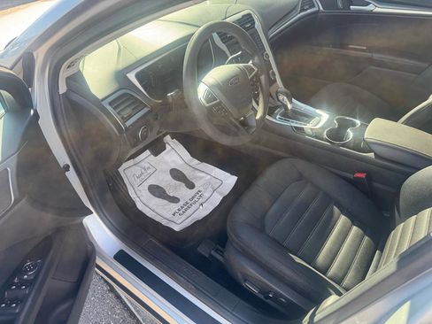 Used 2014 Ford Fusion SE FWD image 10
