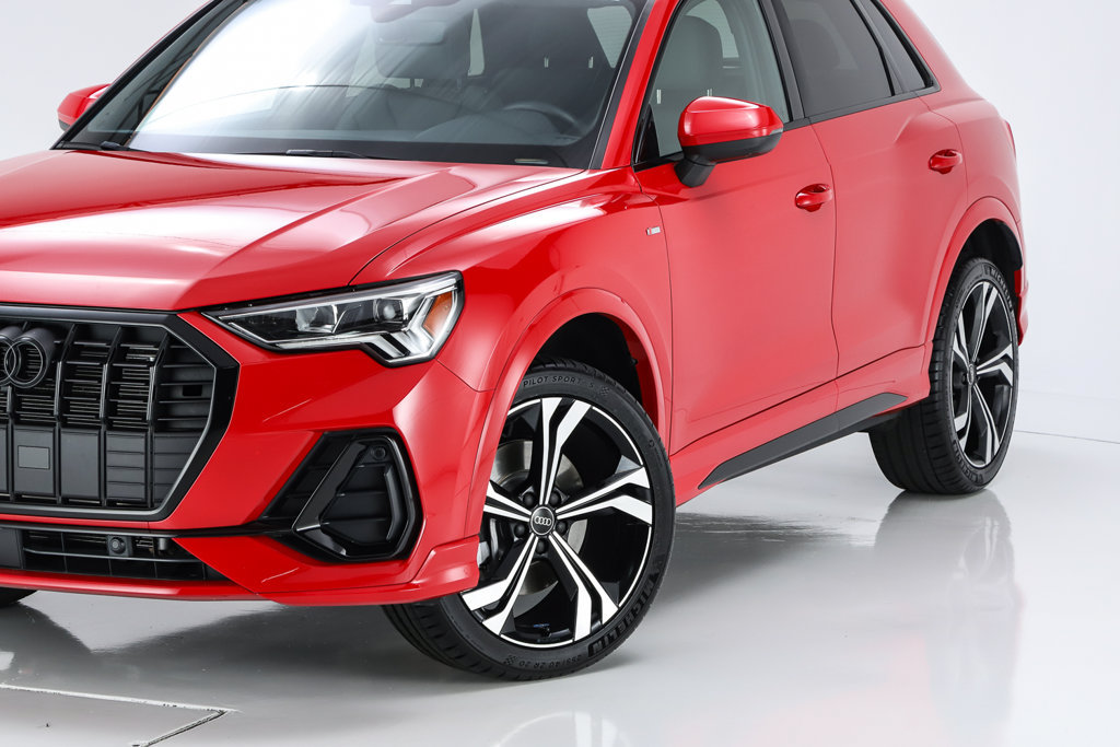 Used 2024 Audi Q3 2.0T Premium Plus w/ Premium Plus Package AWD/4WD image 4