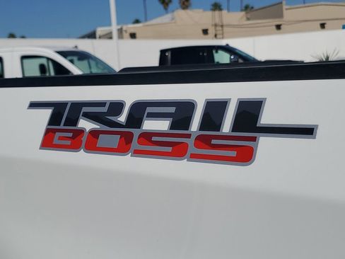 Used 2025 Chevrolet Silverado 1500 LT Trail Boss w/ Protection Package AWD/4WD image 8