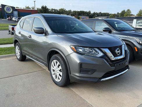 Used 2017 Nissan Rogue S AWD/4WD image 1