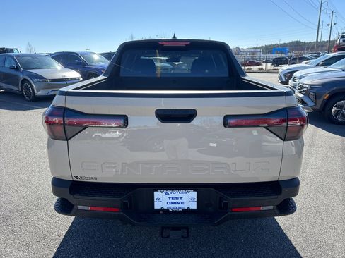 Used 2022 Hyundai Santa Cruz SEL image 6