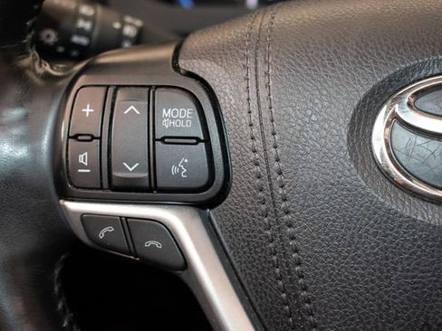 Used 2019 Toyota Highlander Limited AWD/4WD image 26
