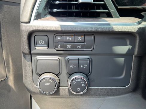 Used 2025 Chevrolet Tahoe LT RWD image 20