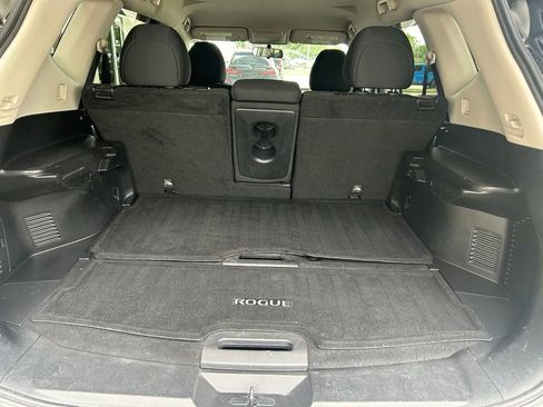 Used 2018 Nissan Rogue SV FWD image 33