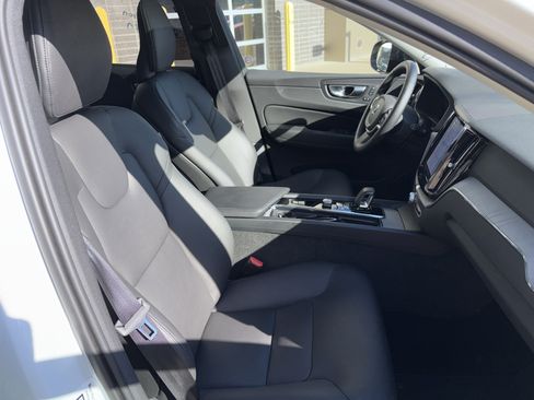 Used 2025 Volvo XC60 B5 Plus w/ Climate Package image 33