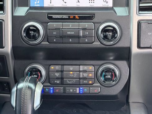 Used 2019 Ford F150 Platinum w/ Equipment Group 701A Luxury image 21