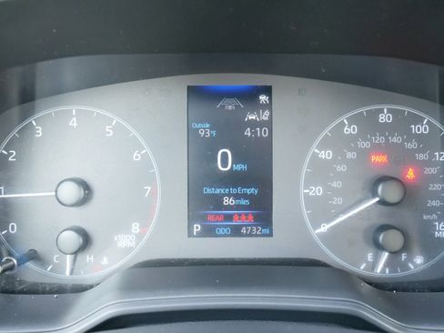 Used 2025 Toyota Corolla LE image 24