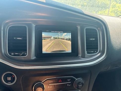 Used 2022 Dodge Charger SXT RWD image 10