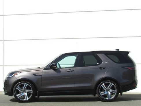 Used 2023 Land Rover Discovery Metropolitan Edition AWD/4WD image 4