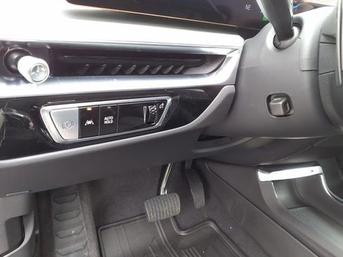 New 2025 Cadillac Lyriq Sport image 29