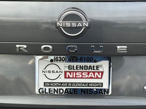 Used 2023 Nissan Rogue SV image 13