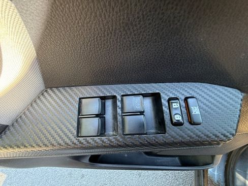 Used 2015 Toyota RAV4 LE AWD/4WD image 17