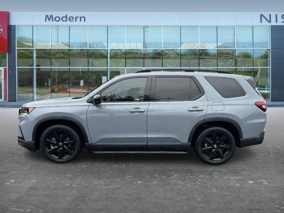 Used 2025 Honda Pilot Black Edition image 8