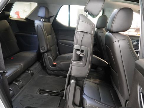 Used 2021 Chevrolet Traverse Premier AWD/4WD image 17