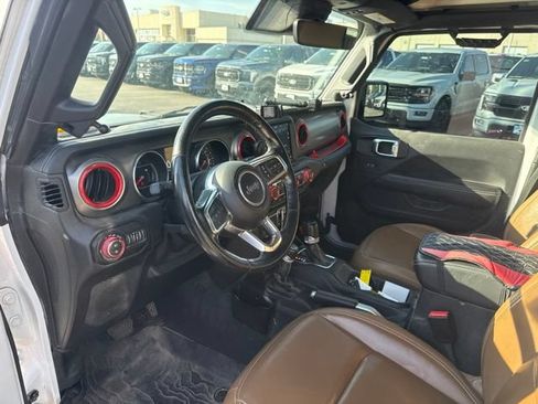 Used 2021 Jeep Gladiator Rubicon AWD/4WD image 9