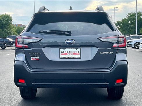 Used 2024 Subaru Outback Premium AWD/4WD image 4