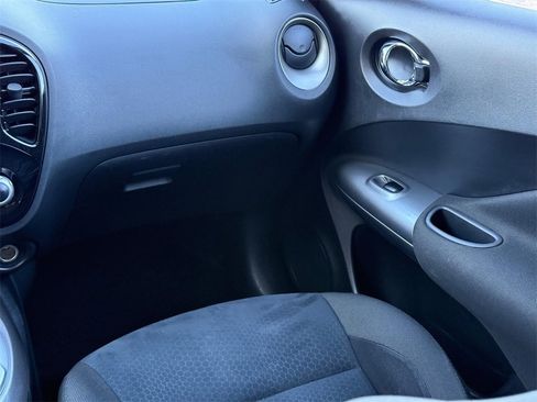 Used 2015 Nissan Juke SV w/ Cold Weather Package image 15