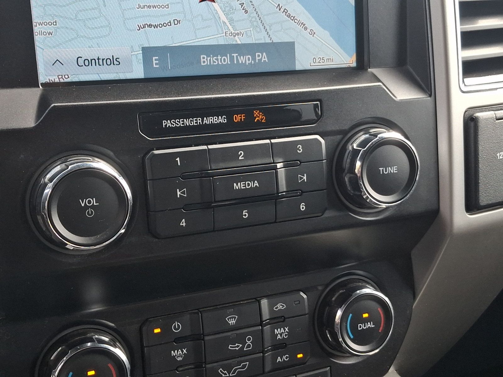 Used 2019 Ford F150 Lariat AWD/4WD image 16