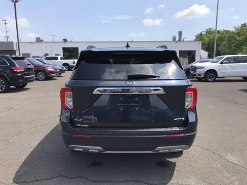Used 2024 Ford Explorer XLT w/ Equipment Group 202A AWD/4WD image 4