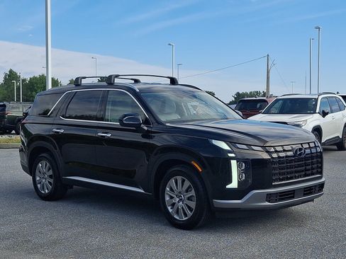 Used 2023 Hyundai Palisade SEL AWD/4WD image 3