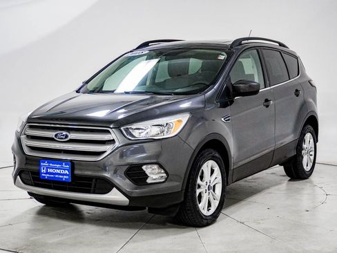 Used 2018 Ford Escape SE AWD/4WD image 2