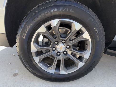 Used 2025 Chevrolet Suburban LS image 42