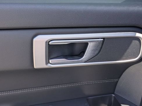 Used 2024 Ford Explorer XLT AWD/4WD image 27