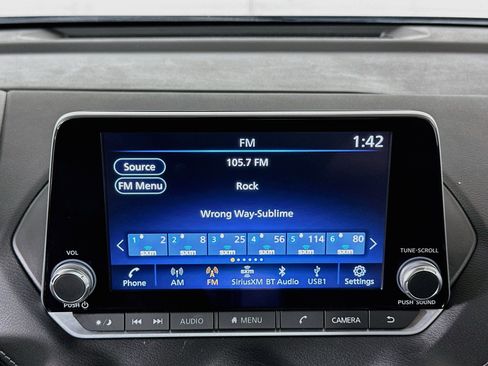 Used 2025 Nissan Sentra SV FWD image 21