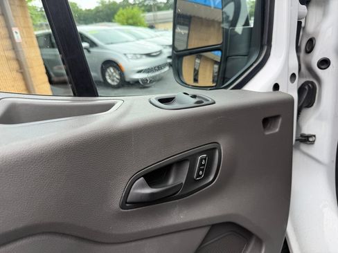 Used 2022 Ford Transit 250 Medium Roof RWD image 11