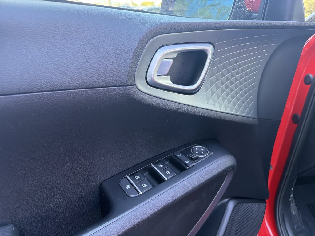 Used 2020 Kia Soul S FWD image 35