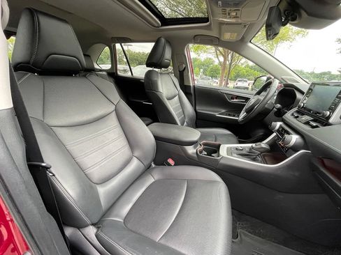 Used 2021 Toyota RAV4 Limited w/ Limited Grade Weather Package AWD/4WD image 32