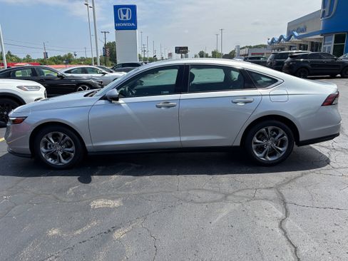 Used 2024 Honda Accord EX image 1