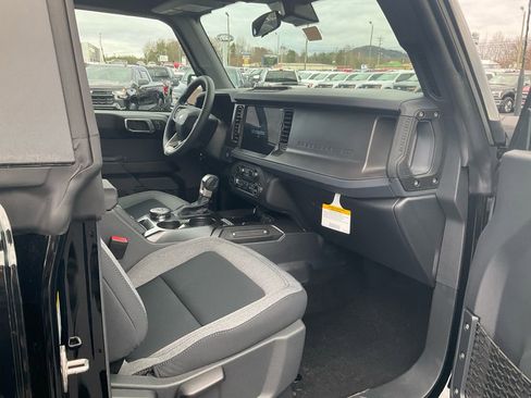 New 2025 Ford Bronco 4-Door w/ Sasquatch Package AWD/4WD image 9
