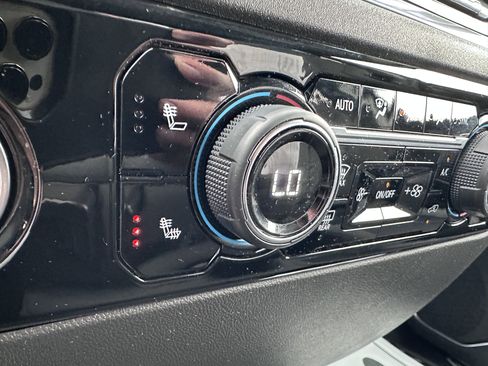 Used 2023 Chevrolet Silverado 1500 LT image 20