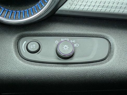 Used 2024 Chevrolet Trax LT FWD image 15