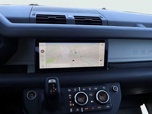 Used 2024 Land Rover Defender 110 S AWD/4WD image 19