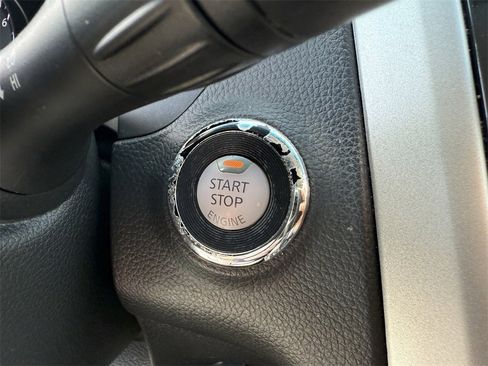 Used 2013 Nissan Altima 2.5 SL w/ Technology Pkg image 20