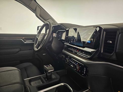 New 2026 Chevrolet Silverado 1500 LT Trail Boss w/ Convenience Package II image 11