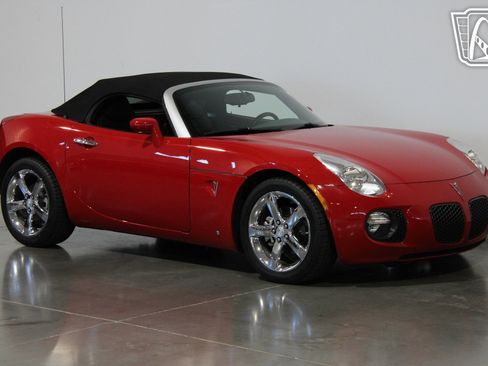 Used 2008 Pontiac Solstice GXP w/ Premium Package image 14