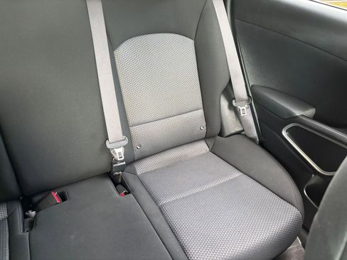 Used 2025 Kia Soul LX w/ LX Technology Package FWD image 35