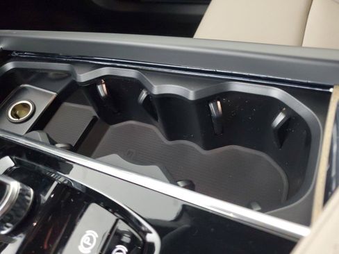New 2027 Volvo XC60 B5 Plus AWD/4WD image 31