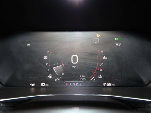 Used 2023 GMC Canyon Elevation w/ Elevation Premium Package RWD image 9