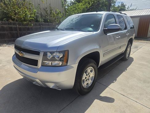 Used 2014 Chevrolet Tahoe LT RWD image 3
