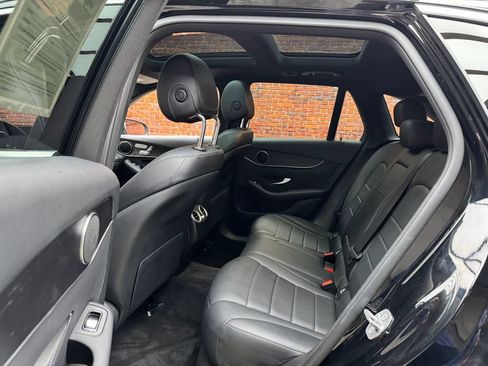 Used 2021 Mercedes-Benz GLC 300 4MATIC image 21