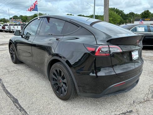 Used 2021 Tesla Model Y Long Range AWD/4WD image 3