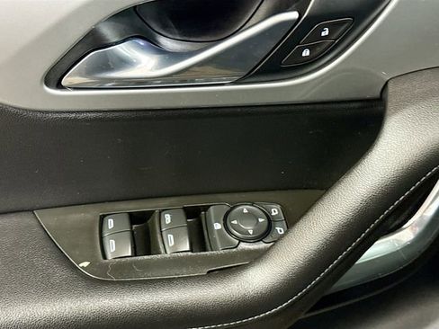 Used 2020 Chevrolet Blazer LT image 18